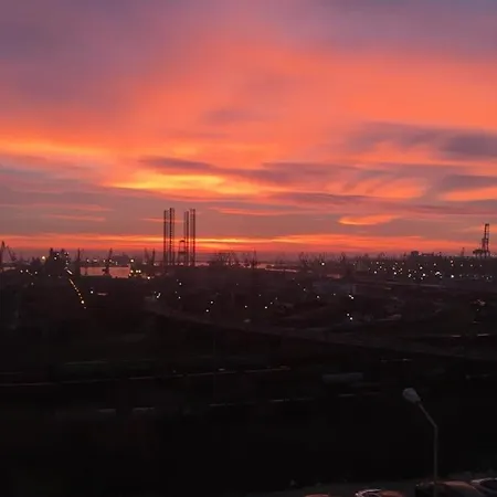 Apartment Port View *